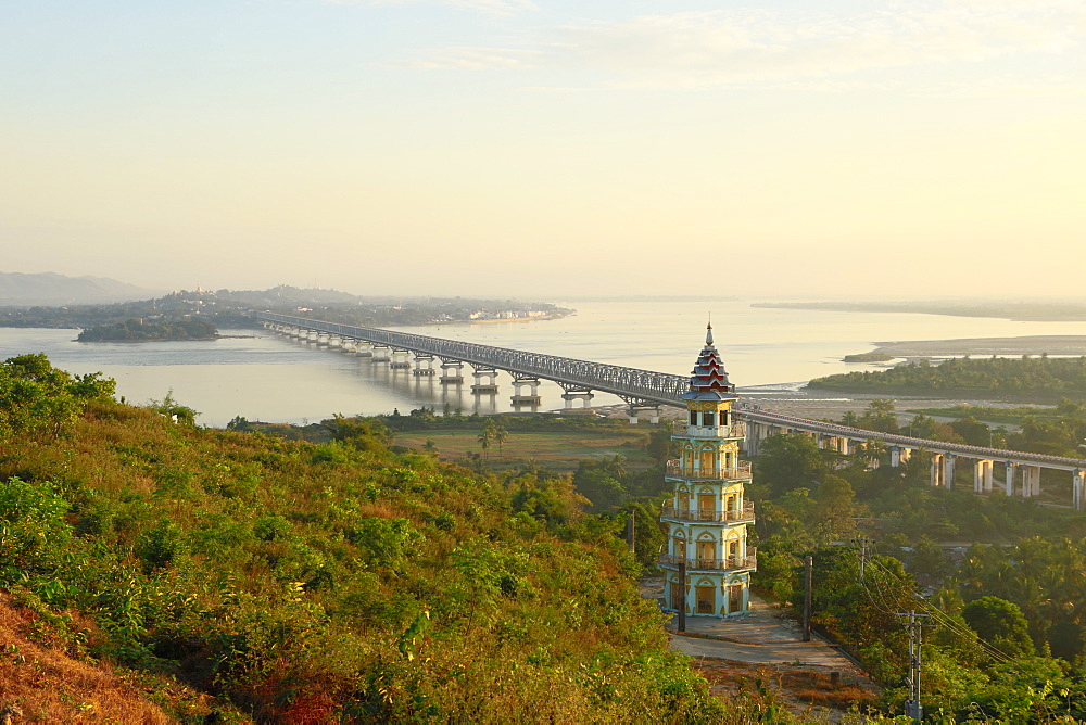 Views over the Thanlwin (Salween) river and Mawlamyine bridge and town, Mawlamyine, Mon, Myanmar (Burma), Southeast Asia