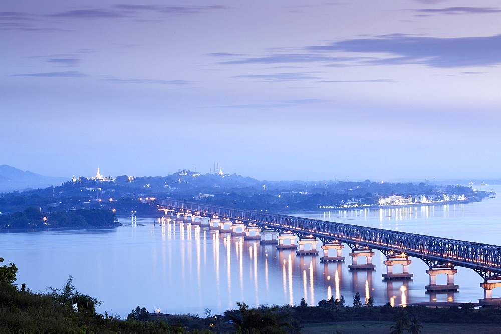 Views over the Thanlwin (Salween) river and Mawlamyine bridge and town, Mawlamyine, Mon, Myanmar (Burma), Southeast Asia