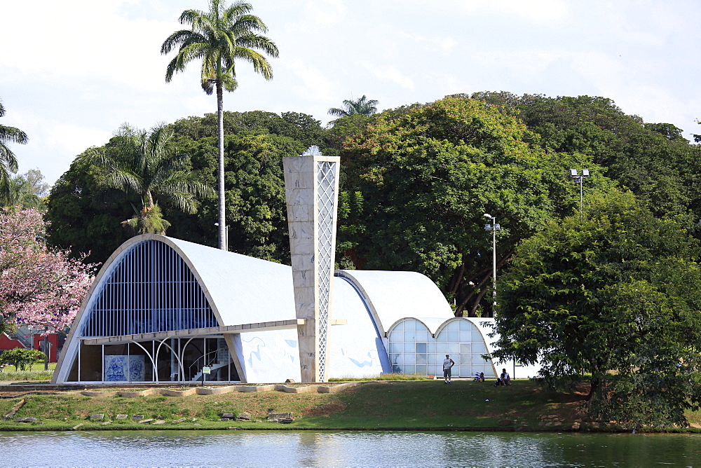 The church of Sao Francisco (St. Francis of Assisi) by Oscar Niemeyer, Pampulha, Belo Horizonte, Minas Gerais, Brazil, South America