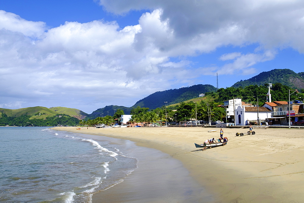 The beach in Abraao village on Ilha Grande, Brazil's Green Coast, Brazil, South America