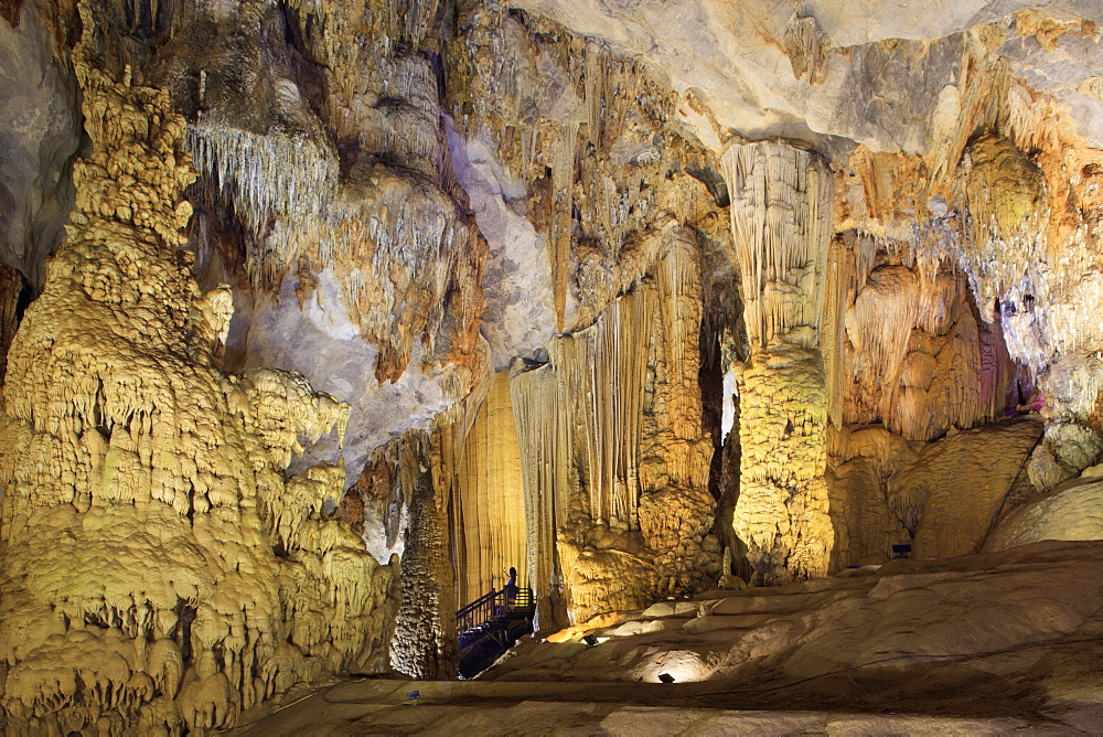 The illuminated interior of Paradise Cave in Phong Nha Ke Bang National Park, Quang Binh, Vietnam, Indochina, Southeast Asia, Asia