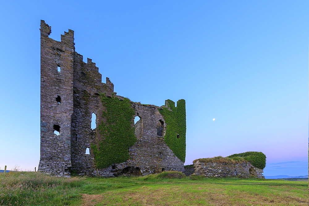 Ballycarbery Castle, Cahersiveen, County Kerry, Munster, Republic of Ireland, Europe