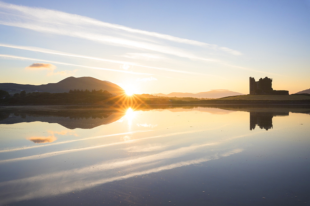 Ballycarbery Castle by the sea, Cahersiveen, County Kerry, Munster, Republic of Ireland, Europe