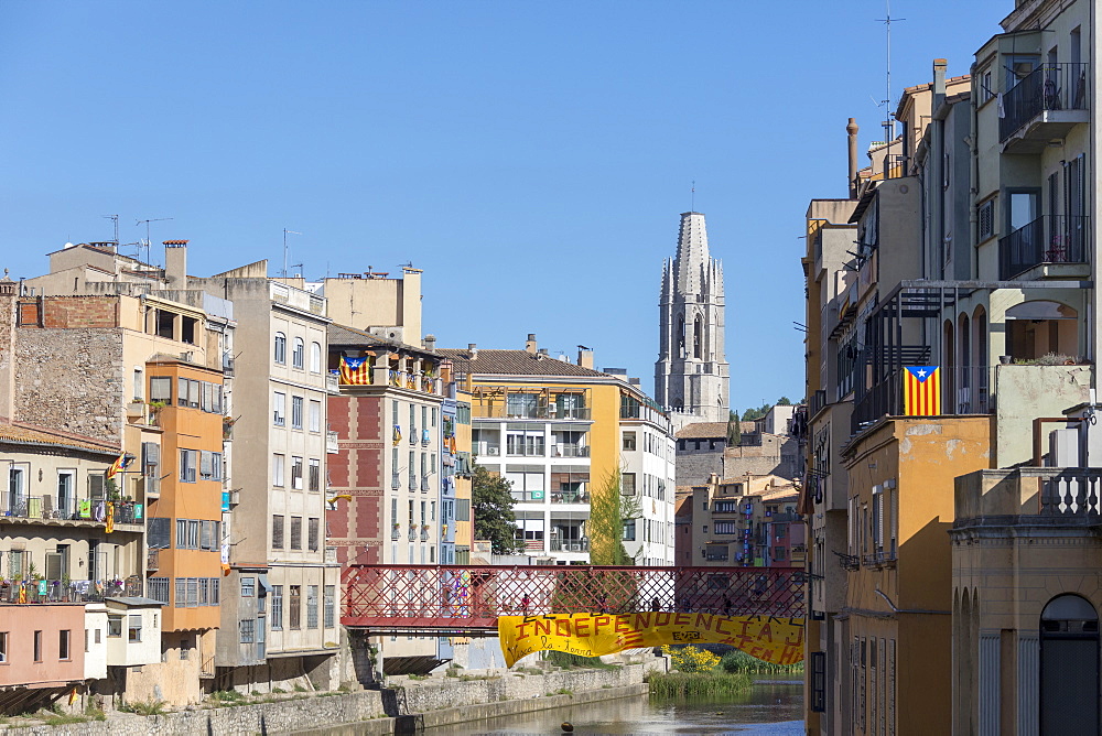 Eiffel Bridge with Basilica of Sant Feliu in the background, Girona, Catalonia, Spain, Europe