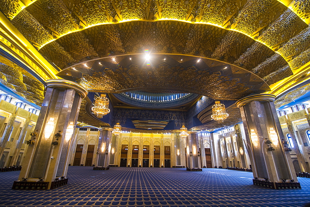 Inside the magnificent Grand Mosque, Kuwait City, Kuwait, Middle East