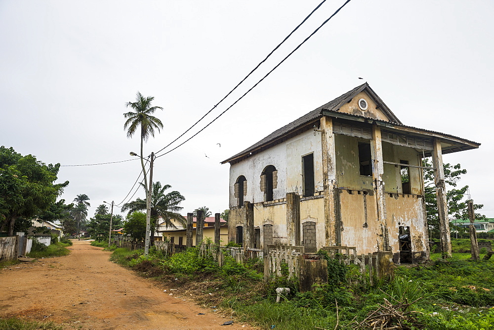 Old colonial house, Grand Bassam, UNESCO World Heritage Site, Ivory Coast, West Africa, Africa