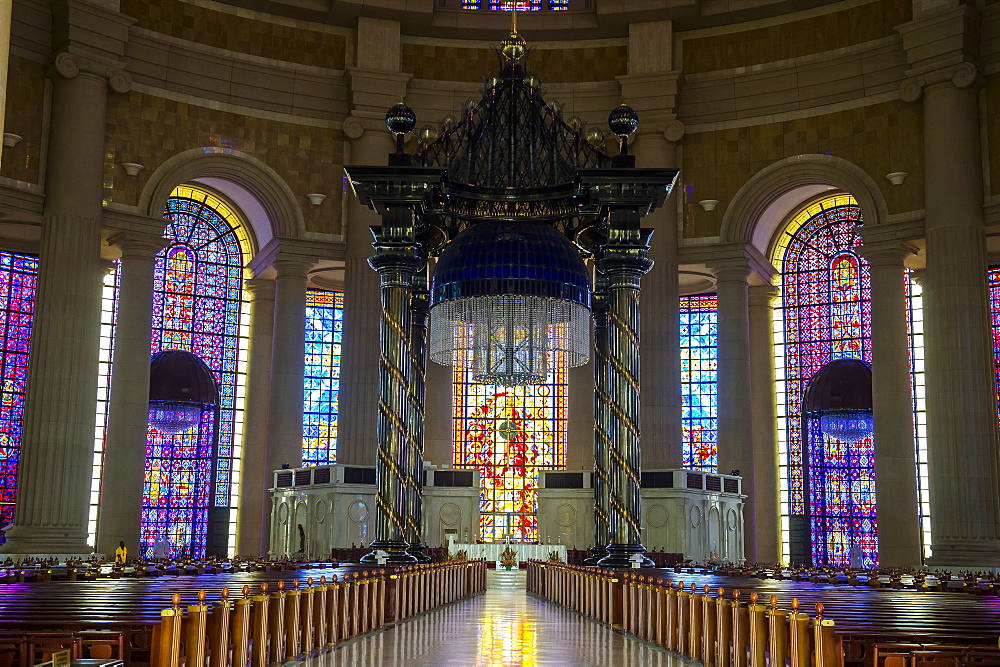 Interior of the Basilica of Our Lady of Peace, Yamassoukrou, Ivory Coast, West Africa, Africa