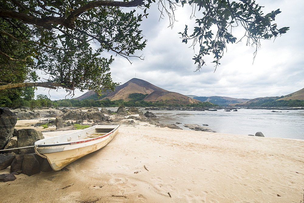 View over the Ogoolle River, Lope National Park, UNESCO World Heritage Site, Gabon, Africa