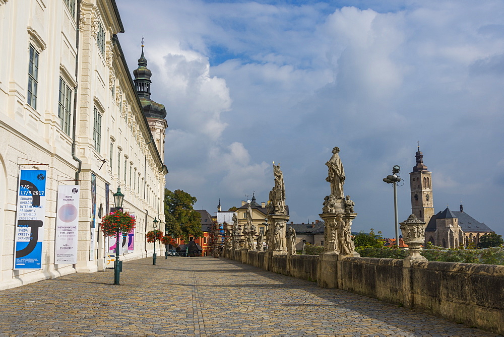 Statues lining St. Barbara's Street, UNESCO World Heritage Site, Kutna Hora, Bohemia, Czech Republic, Europe