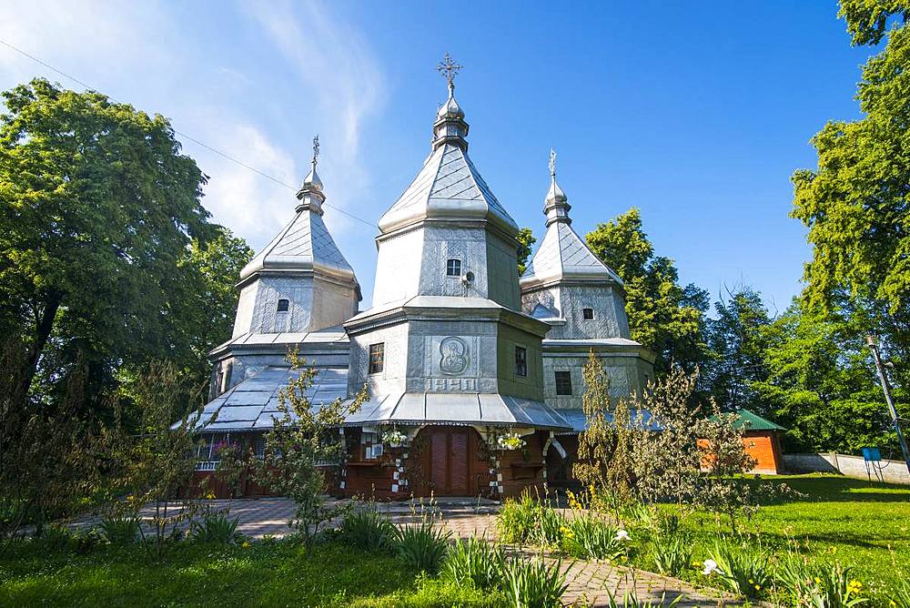 Wooden church of Nativity of Blessed Virgin Mary, UNESCO World Heritage Site, Nyzhniy Verbizh, Ukraine, Europe