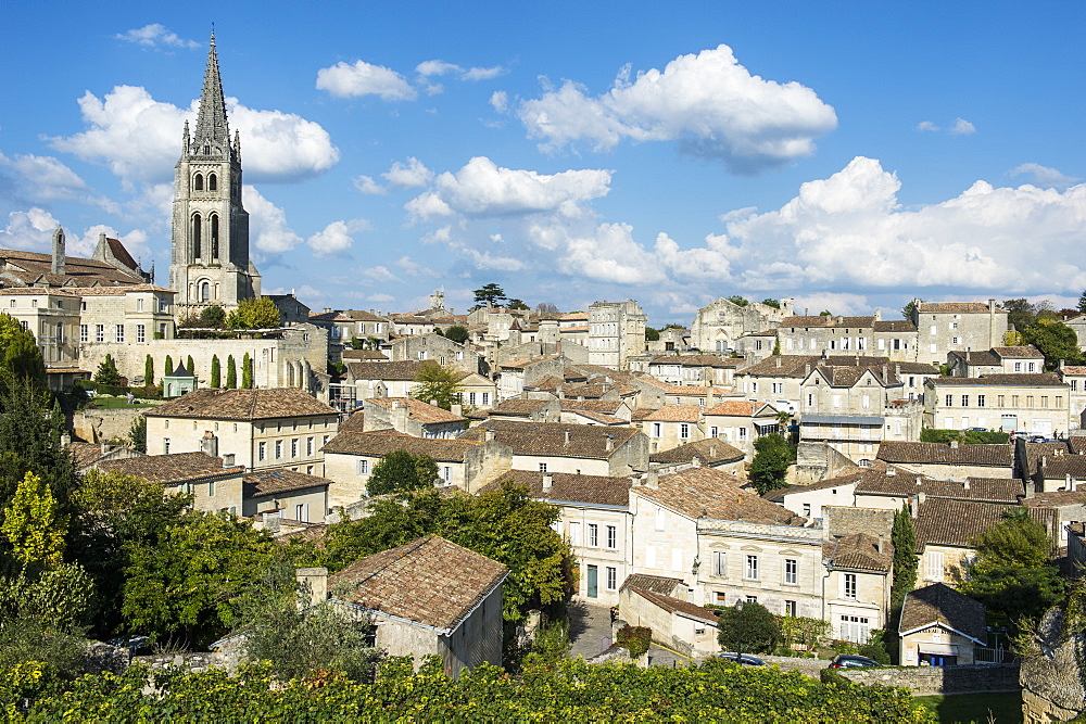 View over the UNESCO World Heritage Site, St. Emilion, Gironde, Aquitaine, France, Europe