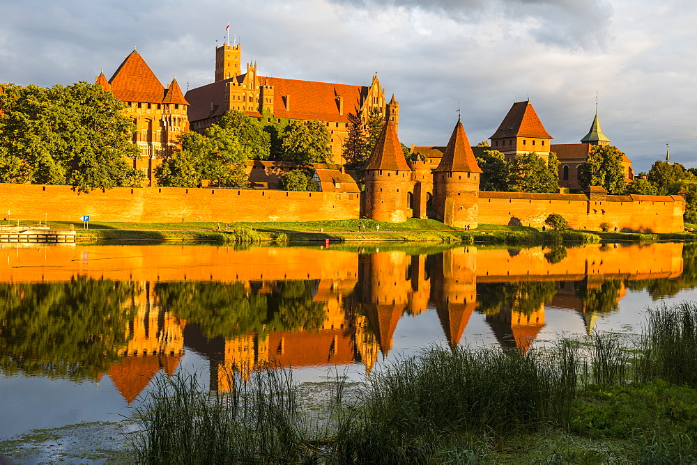 Malbork Castle at sunset, UNESCO World Heritage Site, Malbork, Poland, Europe