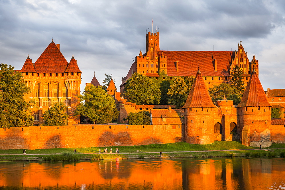 Malbork Castle at sunset, UNESCO World Heritage Site, Malbork, Poland, Europe