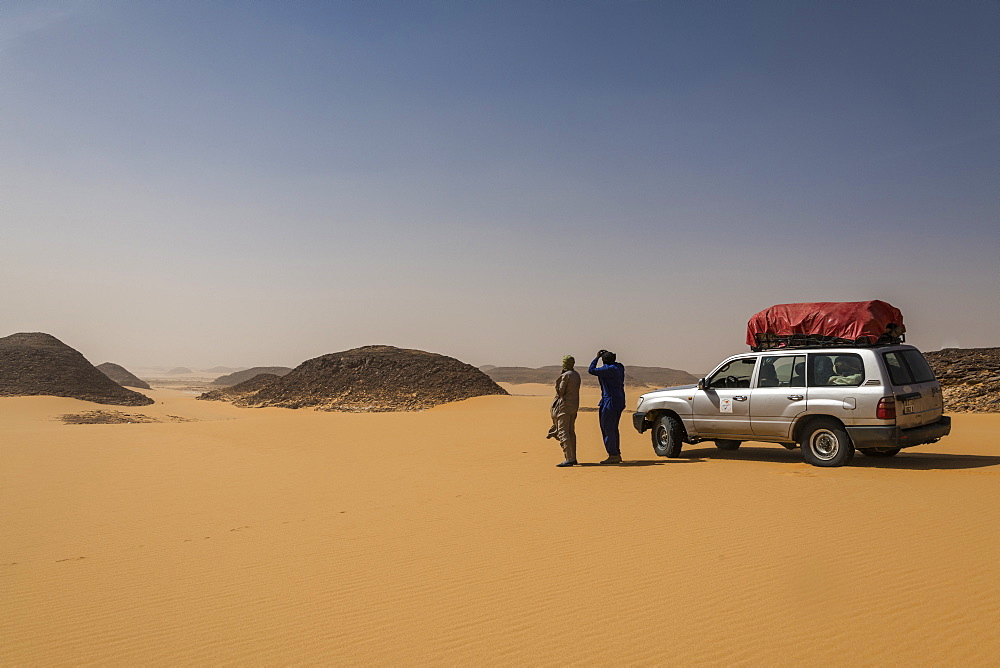 Expedition Jeep in the desert between Ounianga Kebir and Faya, northern Chad, Africa