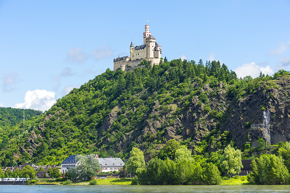 Marksburg overlooking the Rhine, UNESCO World Heritage Site, Middle Rhine valley, Rhineland-Palatinate, Germany, Europe