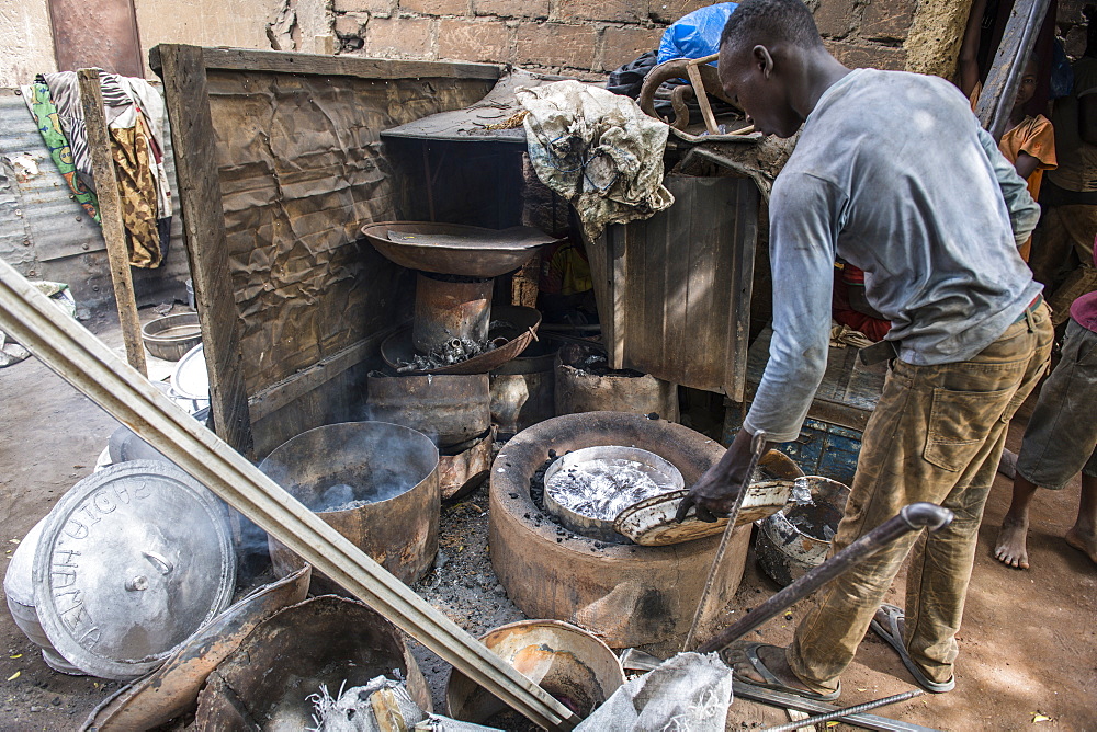 Steel recycling at the Central market, Niamey, Niger, West Africa, Africa