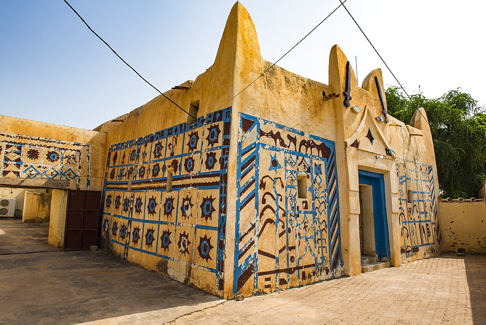 Colourful Sultans Palace of Koure, Niger, West Africa, Africa