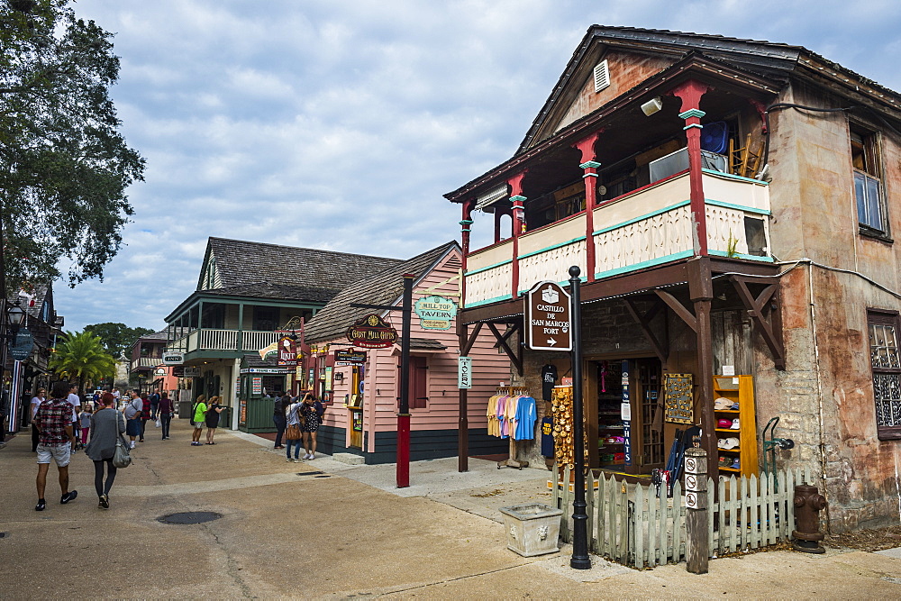 Old colonial shops, St George street pedestrian zone, St, Augustine, oldest continuously occupied European-established settlement, Florida, United States of America, North America