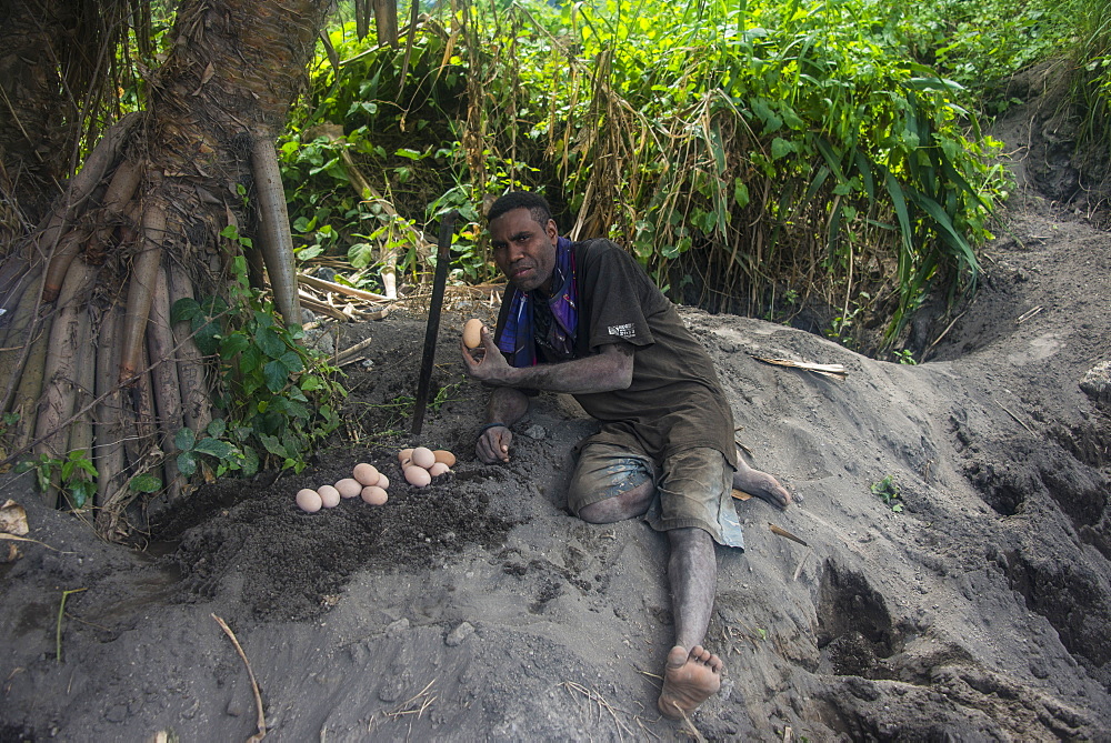 Megapode hunters hunting for eggs of the Megapode bird (Megapodiidae), East New Britain, Papua New Guinea, Pacific