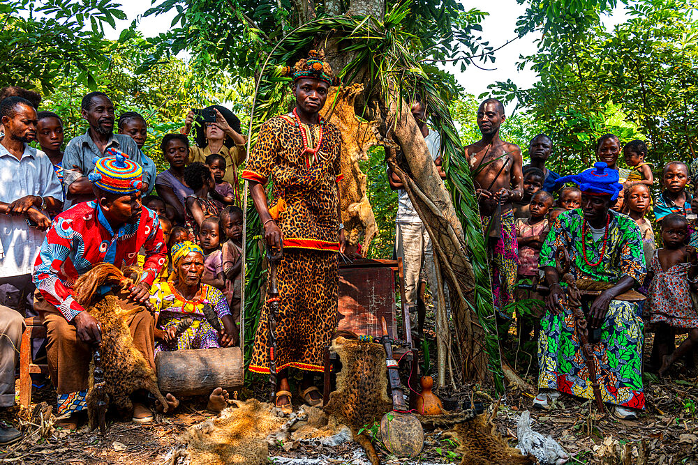 Tribal chief of the Yaka tribe, Mbandane, Democratic Republic of the Congo, Africa