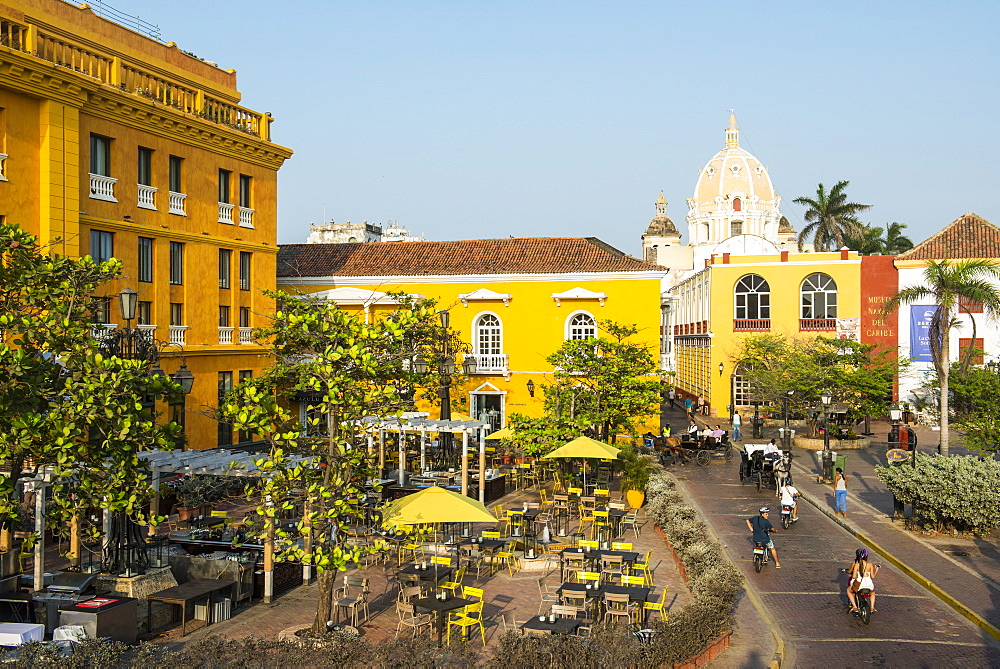 Colonial architecture on Plaza Santa Teresa, in the UNESCO World Heritage Site area, Cartagena, Colombia, South America