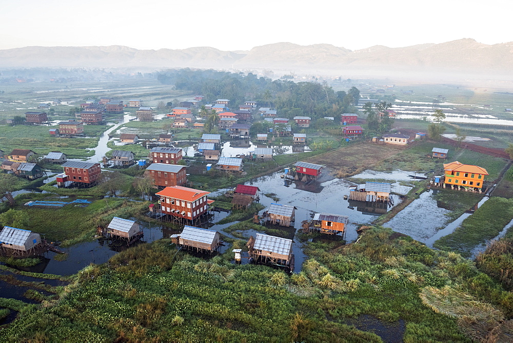 Weaving, Inle Lake, Shan State, Myanmar (Burma), Asia