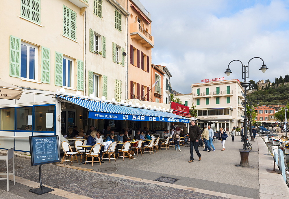 Cafe, Cassis, Bouches du Rhone, Provence, Provence-Alpes-Cote d'Azur, France, Europe