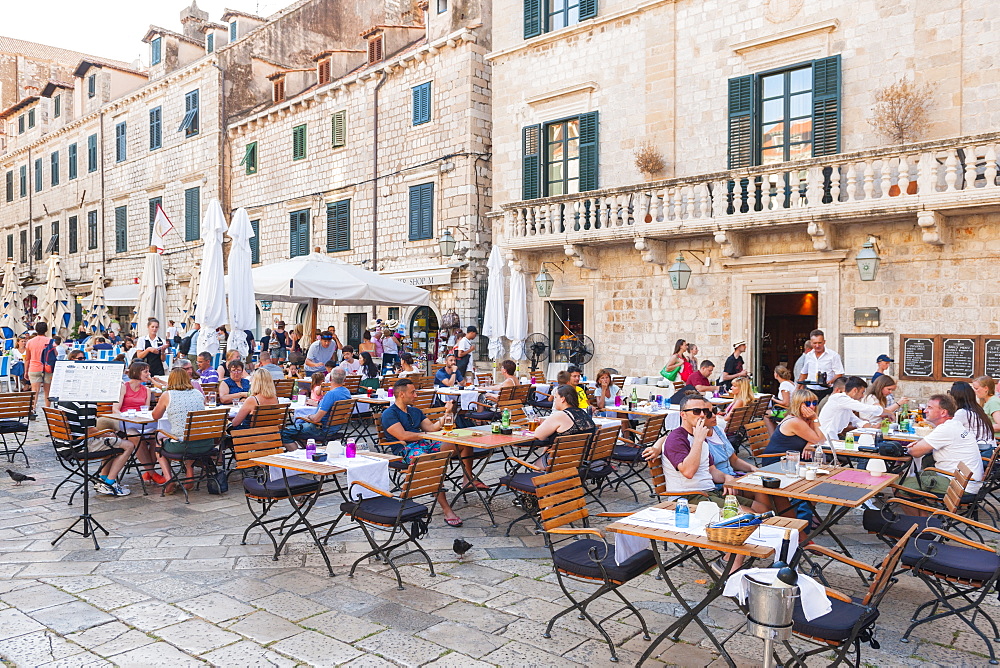 Restaurants in the old town, UNESCO World Heritage Site, Dubrovnik, Croatia, Europe