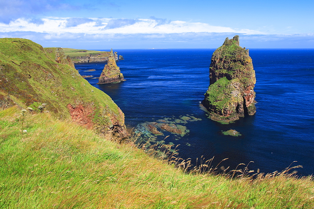 The stacks of Duncansby, John o Groats, Highlands, Scotland, United Kingdom, Europe