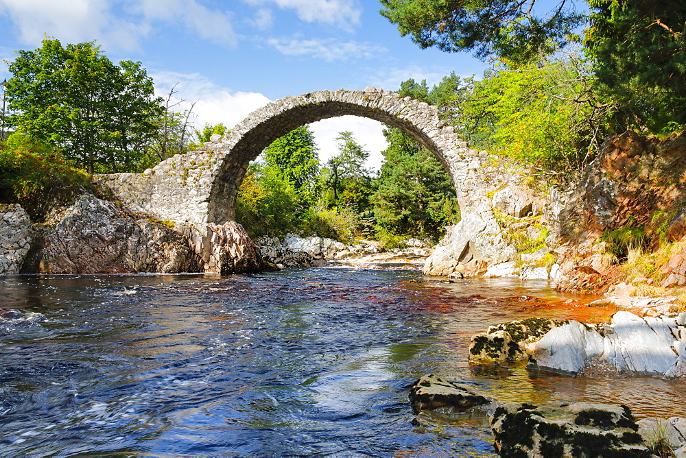 Carrbridge, oldest stone bridge in the Highlands, Scotland, United Kingdom, Europe