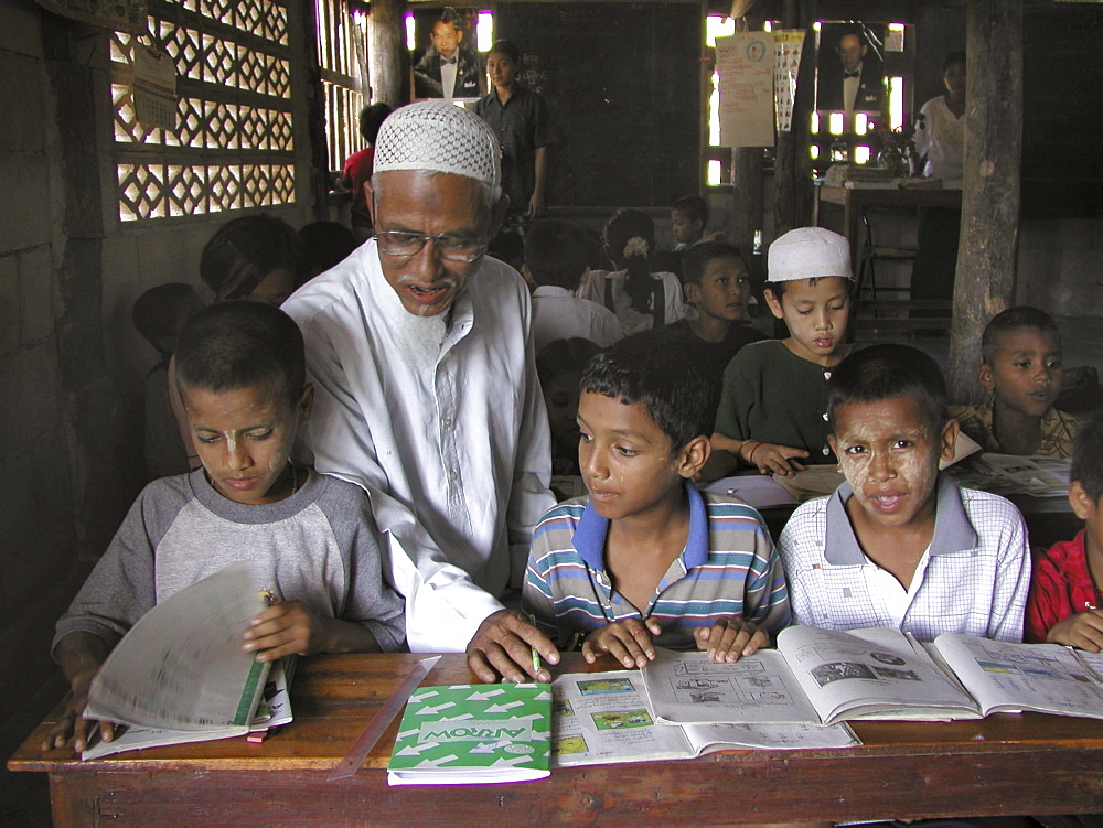 Thailand teacher u thein tun at muslim school for burmese refugees, mae sot