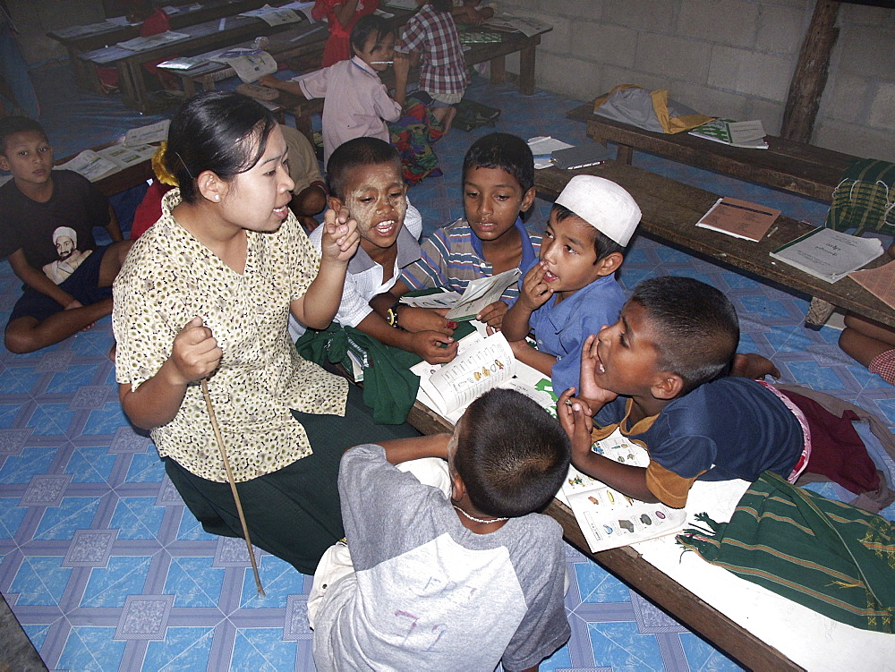 Thailand muslim school for burmese refugees, mae sot