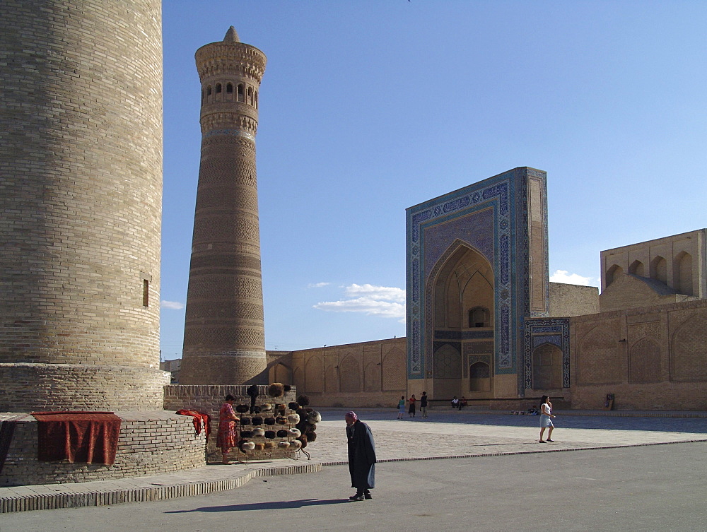 Uzbekistan the kalon minaret and mosque, bukhara