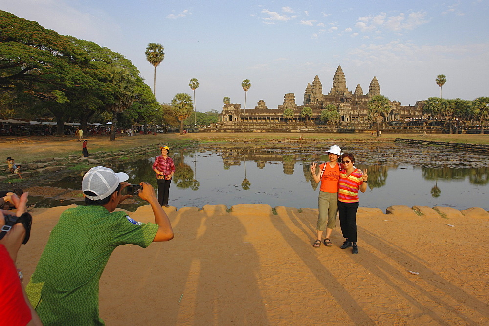 Cambodia tourists visiting angkor wat.