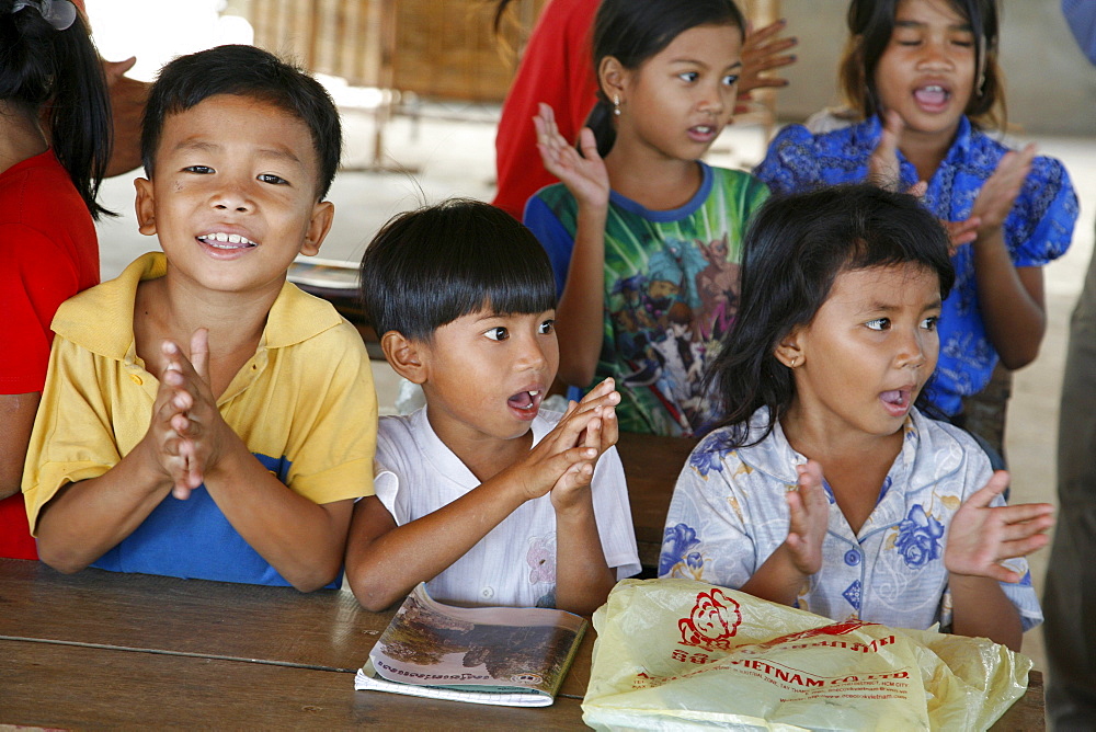 Children in school, phnom penh