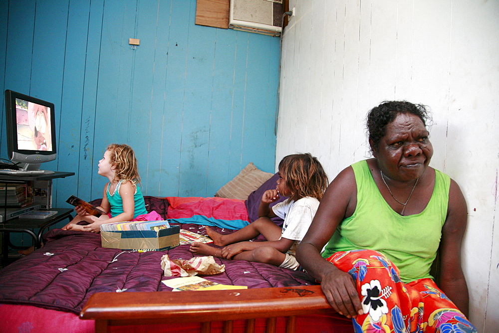 Australia. Children watching tv in aborigine community of , or beswick, arnemland, northern territory. 2007