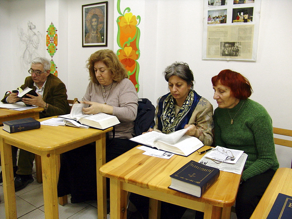 Religion, bulgaria. Bible study class at pokrov parish orthodox church, sofia