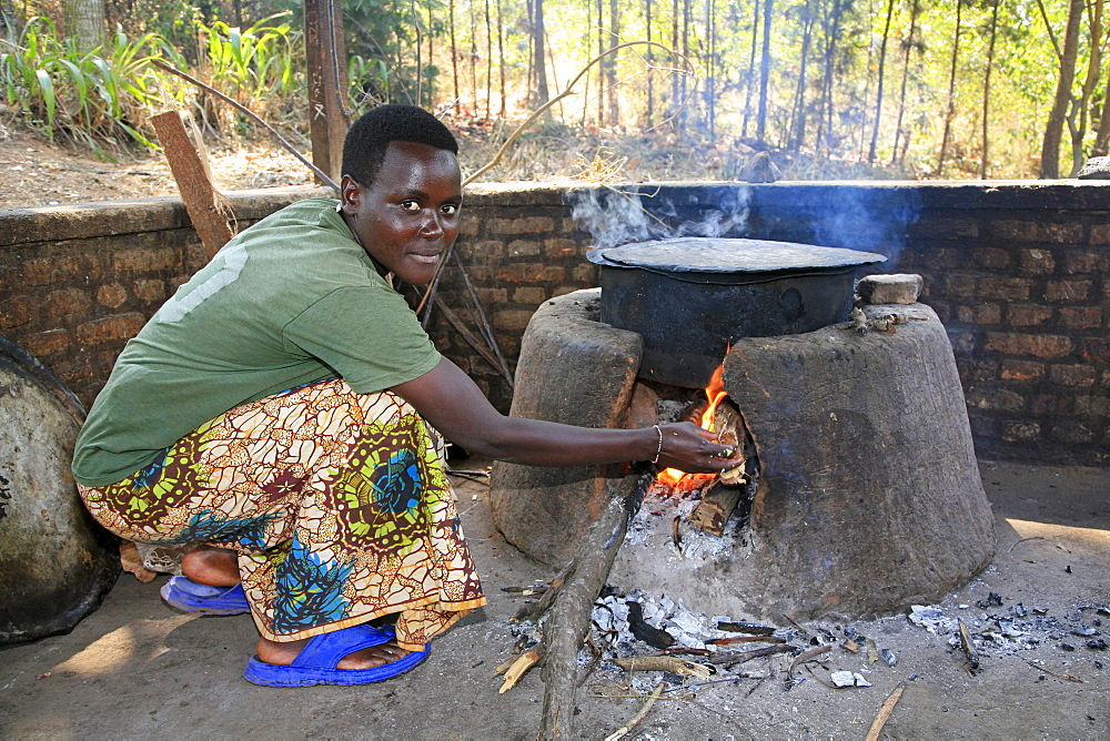 Burundi agakura, a youth agricultural project in gitera. Preparing food at the main kitchen.