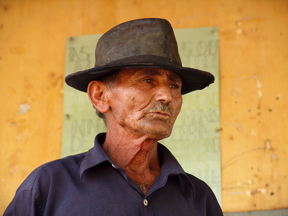 Razil landless peasant at a meeting about land occupations, belo horizonte land occupation in pernambuco. 100 families of landless people occupied a piece of unused land owned by a suagr baron, with the encouragement of cpt, pastoral land commission, which was helping them get legal titles to that land