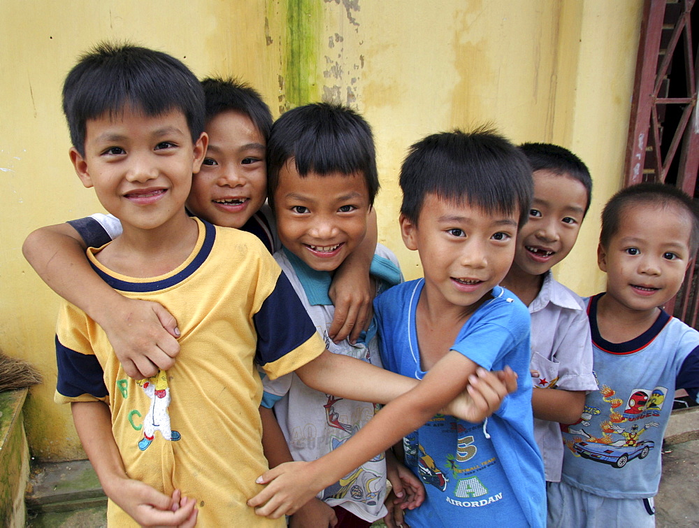Vietnam children of phuxuyen