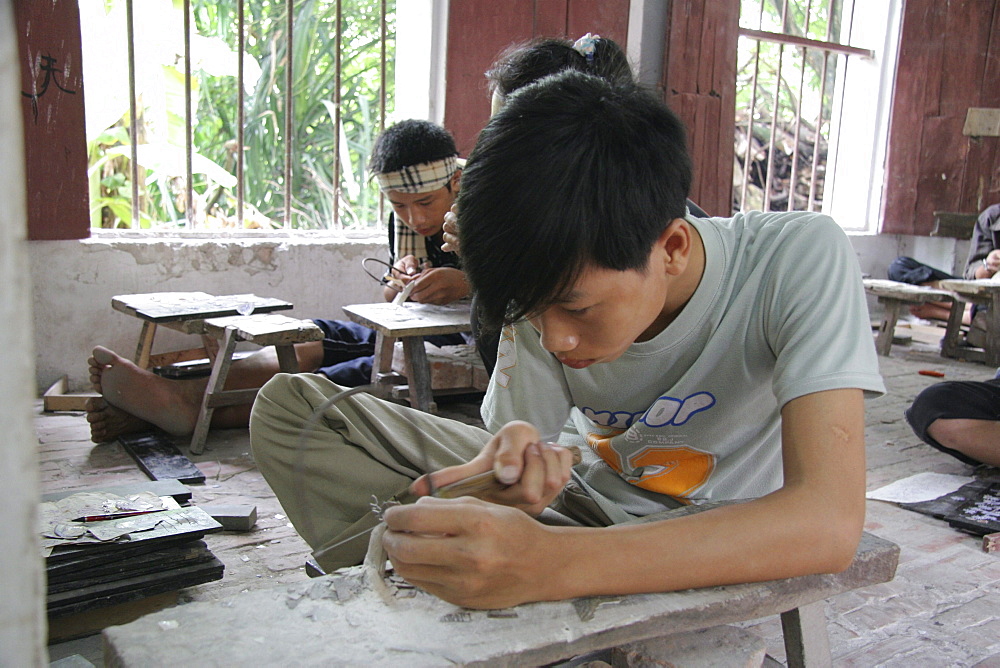 Vietnam mother of pearl inlay training workshop, phuxuyen