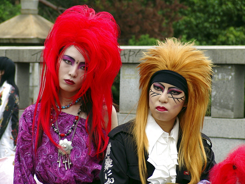 Japan street performers, shinjuku, tokyo