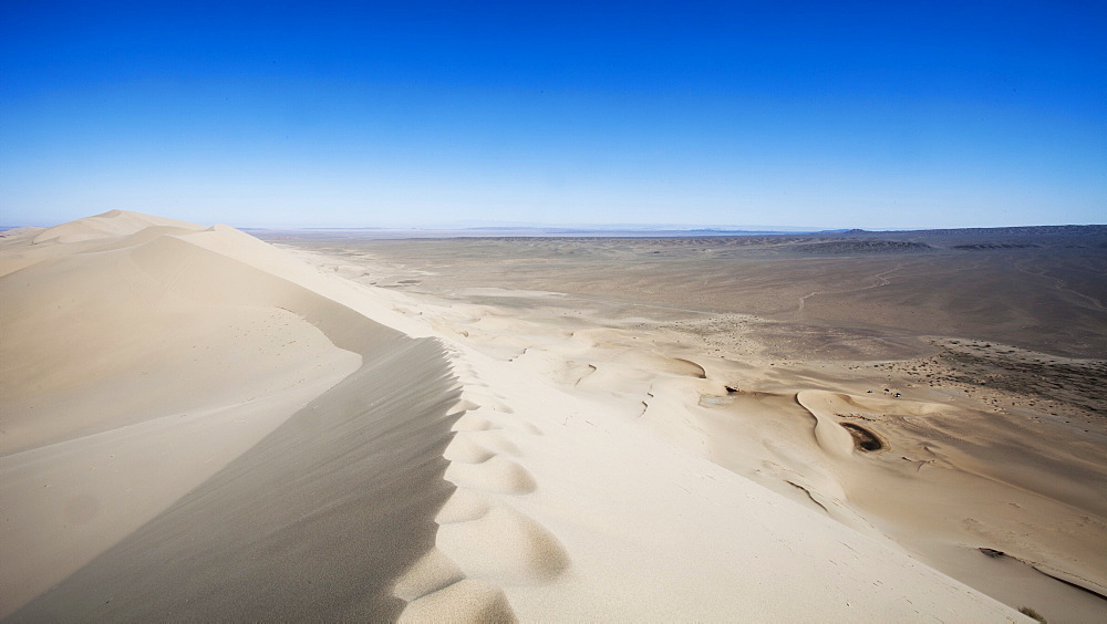 Khongoryn Els Sand dunes in the Gobi Gurvansaikhan National Park in Mongolia, Central Asia, Asia