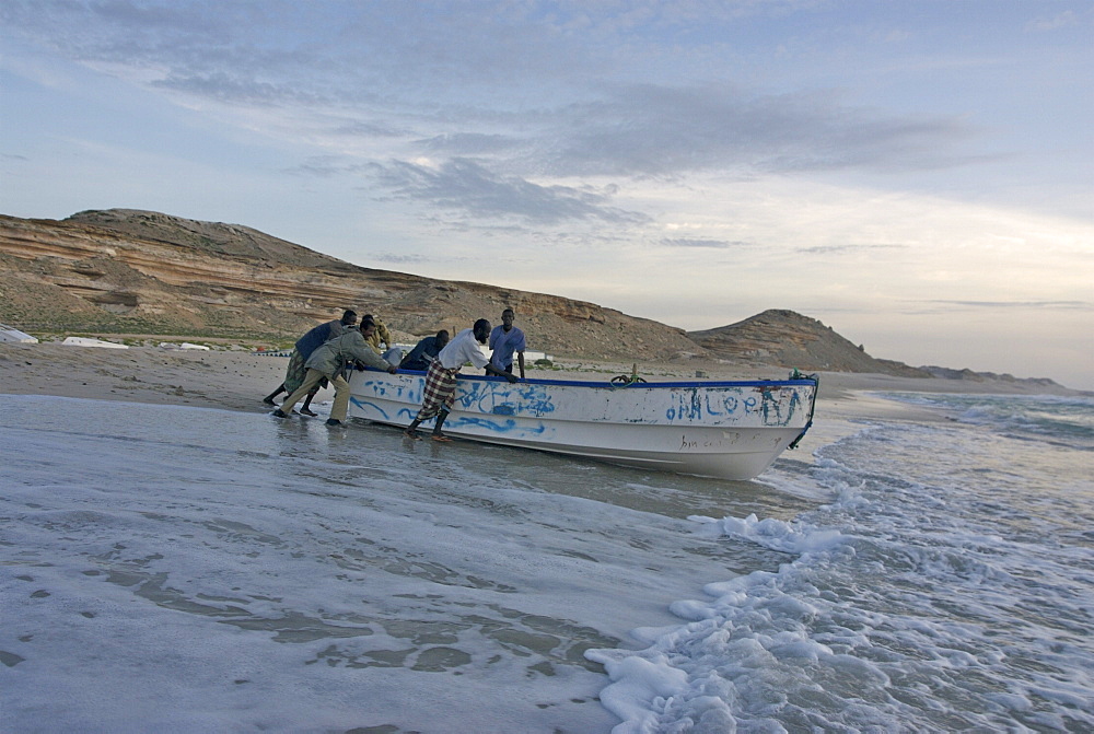 Eyl is a town in somalias puntland state. The prominent clan in eyl district are yonis idiris, a sub-clan of isse mahamud, which in turn is a sub-clan of majeerteen. Eyl is near the hafun peninsula, the location of most of somalias casualties from the 2004 indian ocean tsunami., the tsunami resulted in the death of some 300 people and extensive destruction of shelters, houses and water sources as well as fishing gear. The livelihoods of many people residing in towns and small villages along the somali indian ocean coastline, particularly in the northern regions, were devastated / view of the landscape around eyl