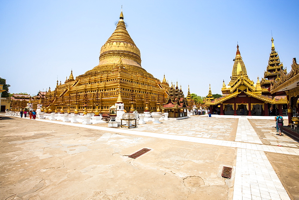 The Shwezigon Pagoda (Shwezigon Paya), a Buddhist temple located in Nyaung-U, a town near Bagan, Myanmar (Burma), Asia