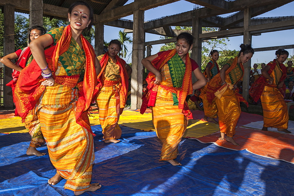 Traditional Karbi music and dance performance, Assam, India, Asia