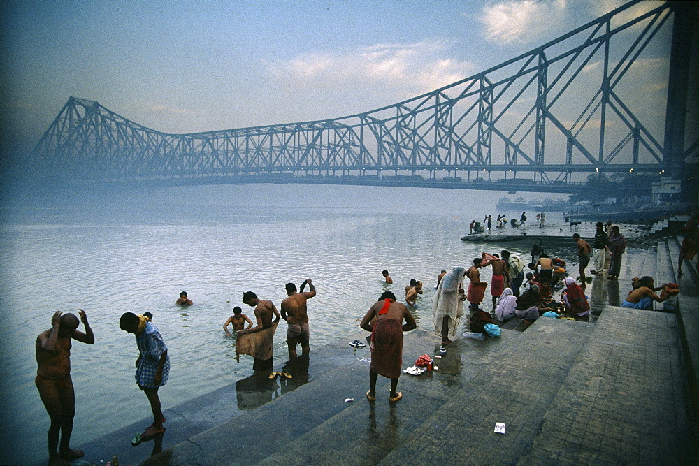 Kolkatta, howrah bridge. India