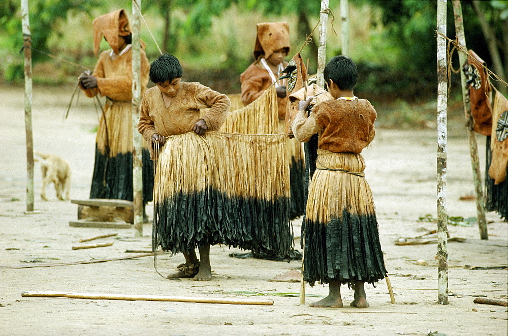 Makuna-colombian shamans, 