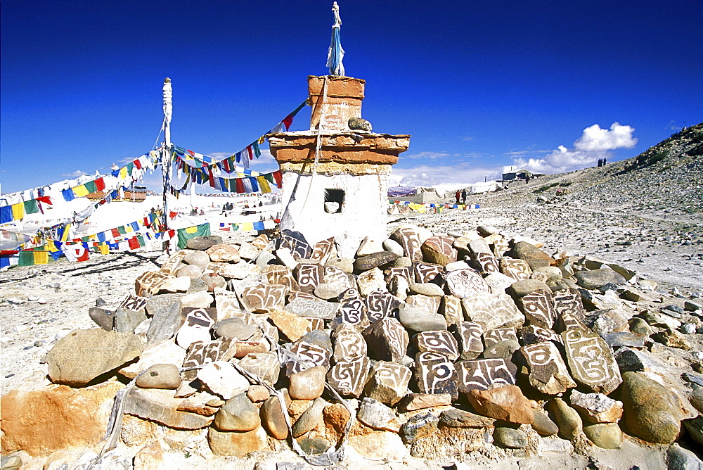 Khyunglung chorten. Tibet. Chortens mark entrance to khyunglung (garuda valley), capital of zhangzhung prior to seventh or eighth century b.c