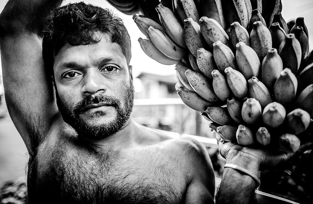 Banana salesman, Dambulla Market, Dambulla, Sri Lanka, Asia